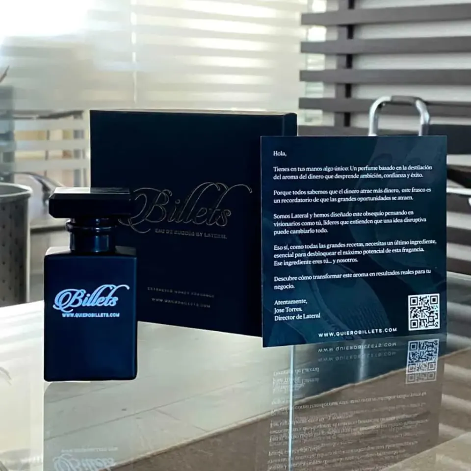 Perfume exclusivo Billets en frasco elegante para campañas creativas de Lateral.