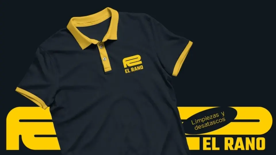 Polo deportivo negro y amarillo con logo de El Rano, ideal para actividades físicas.